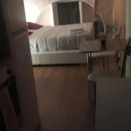 Arch House Nocleg ze śniadaniem *