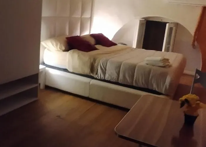 Arch House Nocleg ze śniadaniem *